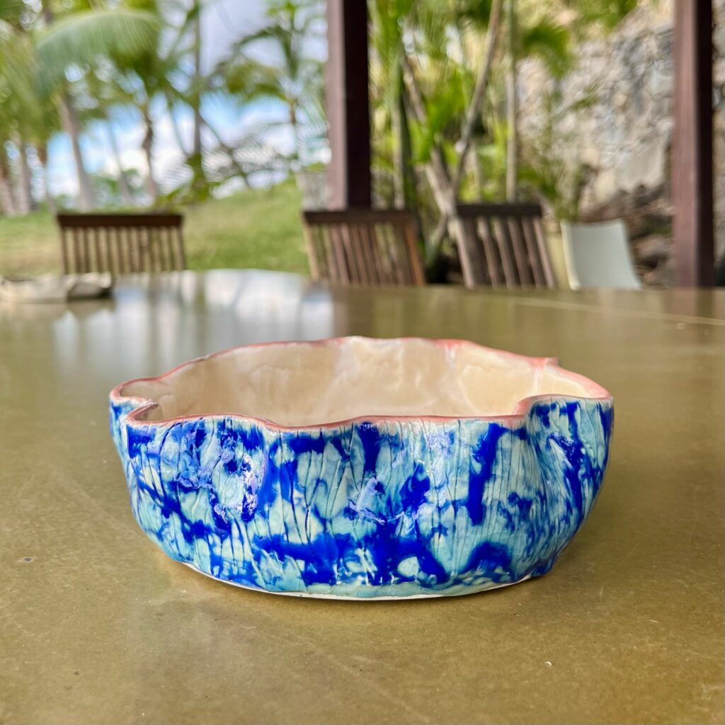 Terrasse de l'atelier de céramique Ceramik33 à Saint-Gilles-les-Bains.